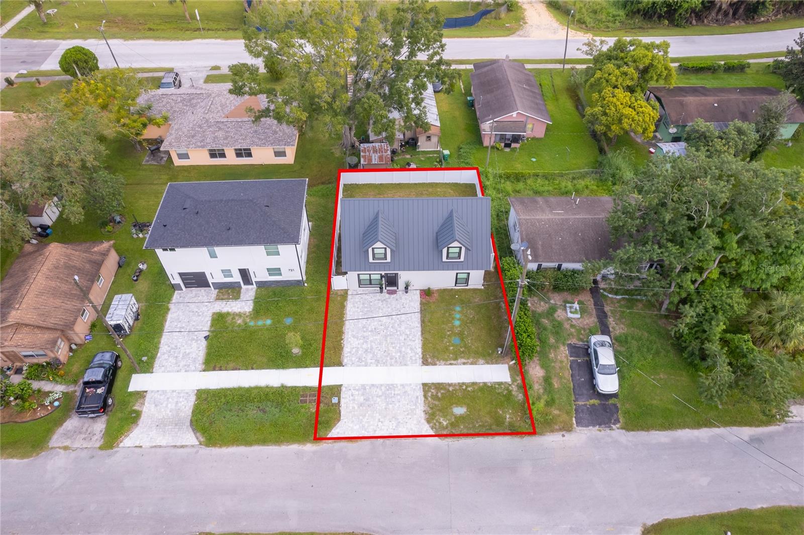 727 Magnolia Ave Property Photo 4