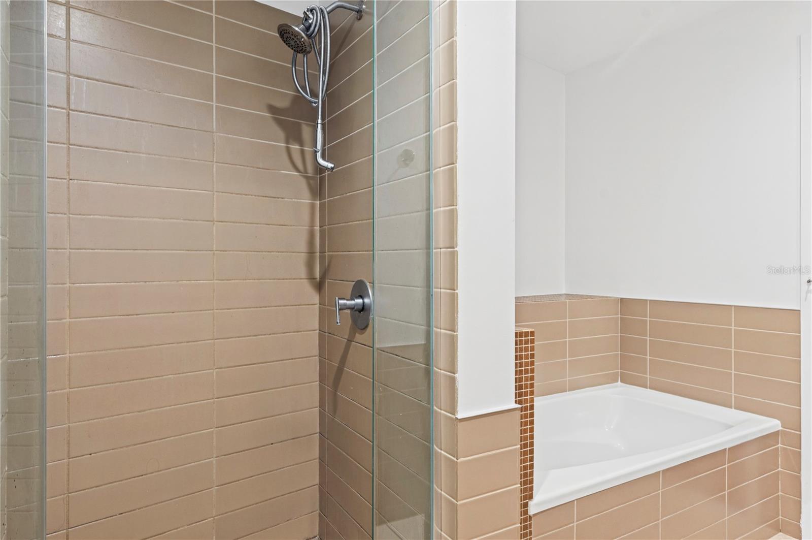 912 Channelside Dr #2414 Property Photo 19