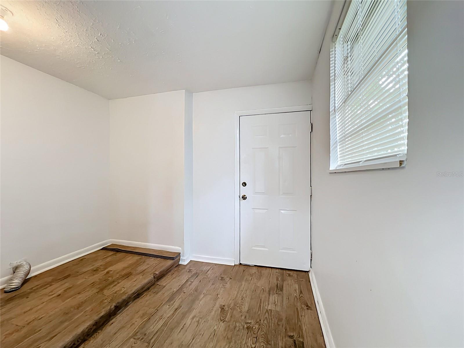 1127 Grove Ave Property Photo 20