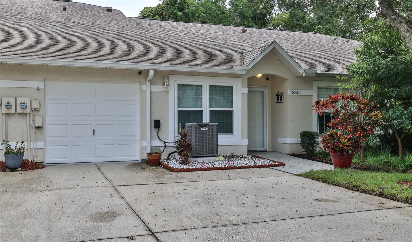 3012 OAK HAMMOCK DR Property Photo 1