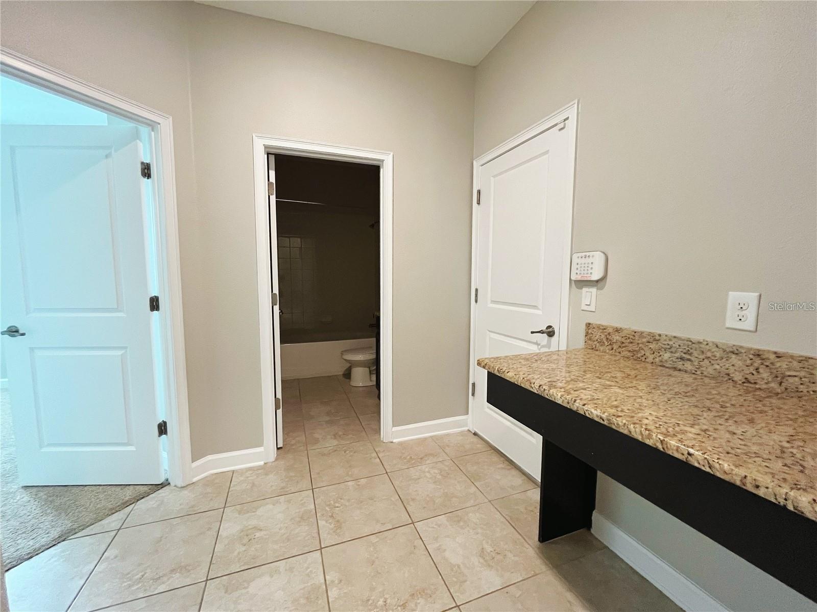 14127 Gold Bridge Dr Property Photo 8