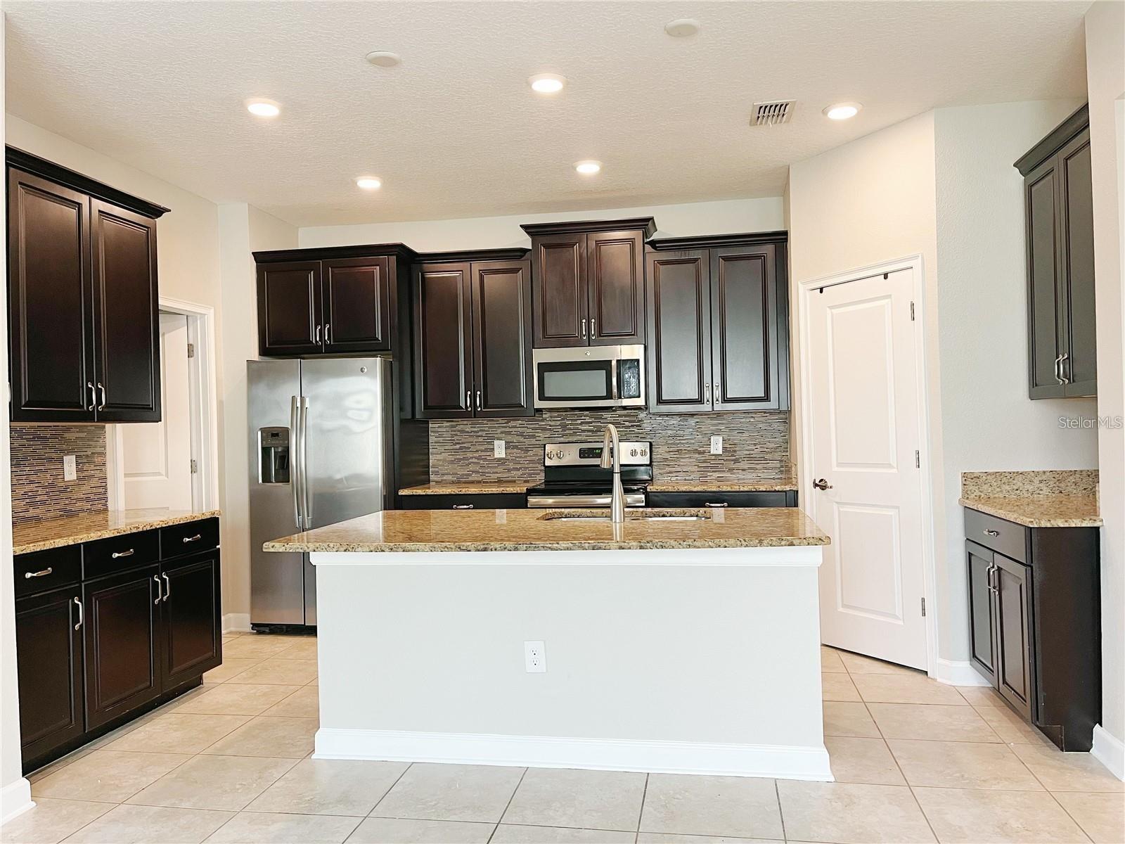 14127 Gold Bridge Dr Property Photo 12