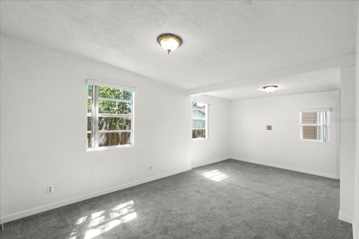 8608 N 20th St Property Photo 14