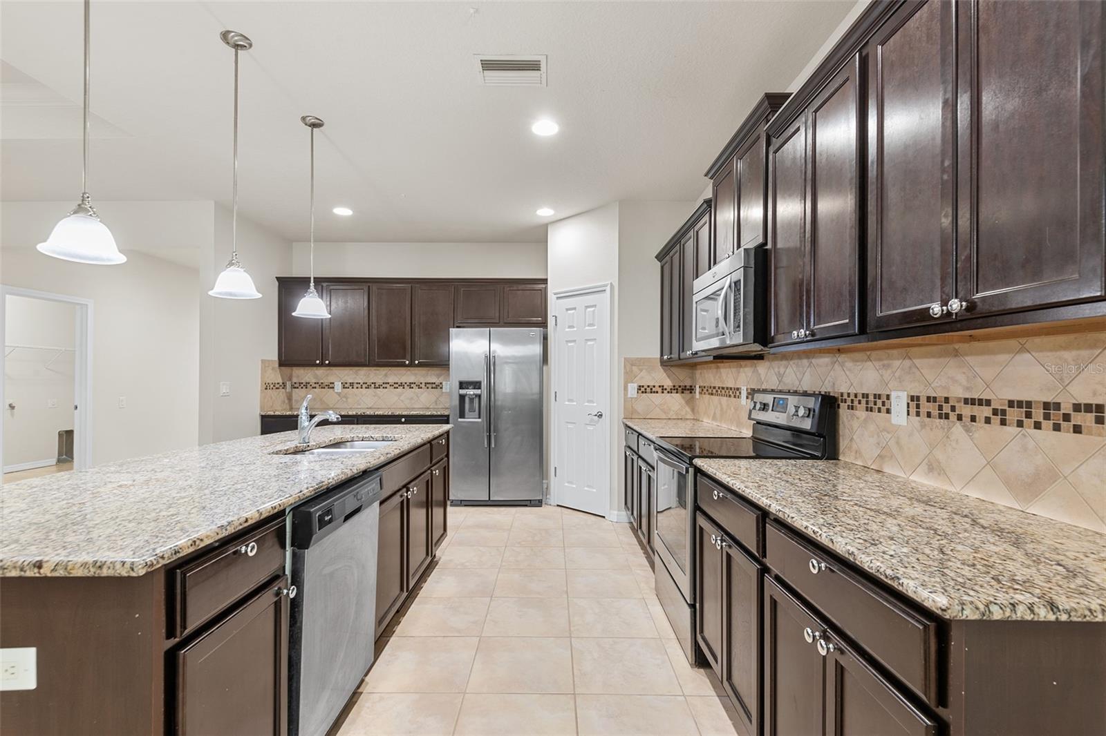 2236 Landside Dr Property Photo 4