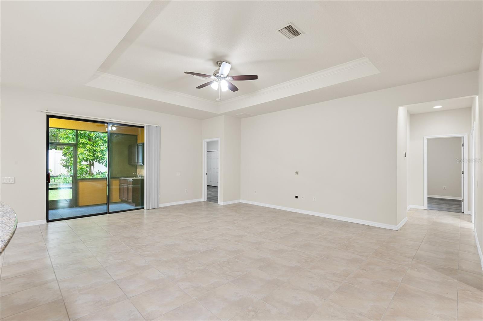 2236 Landside Dr Property Photo 5