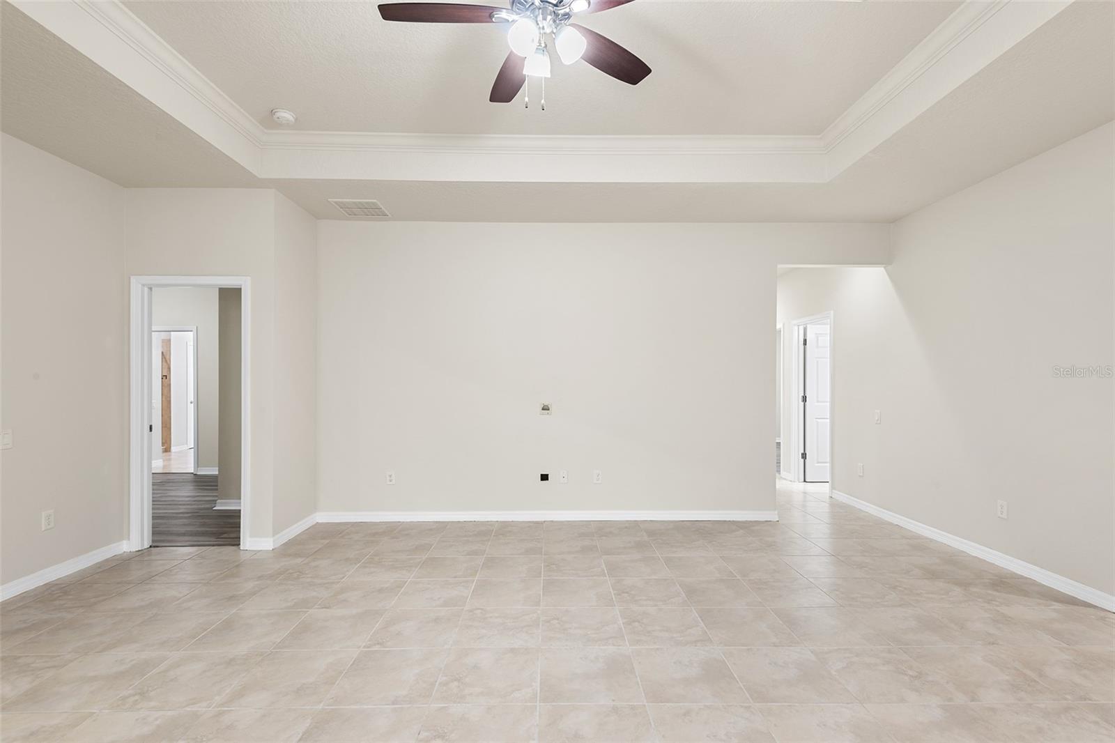 2236 Landside Dr Property Photo 6