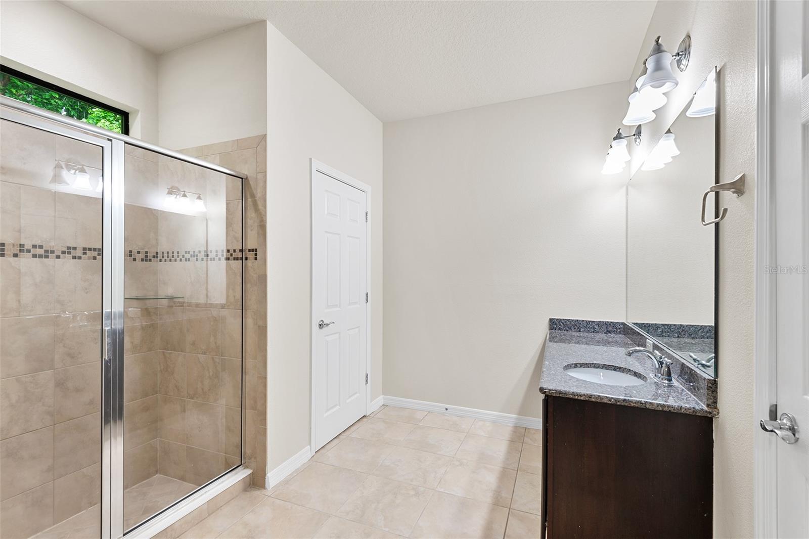 2236 Landside Dr Property Photo 8