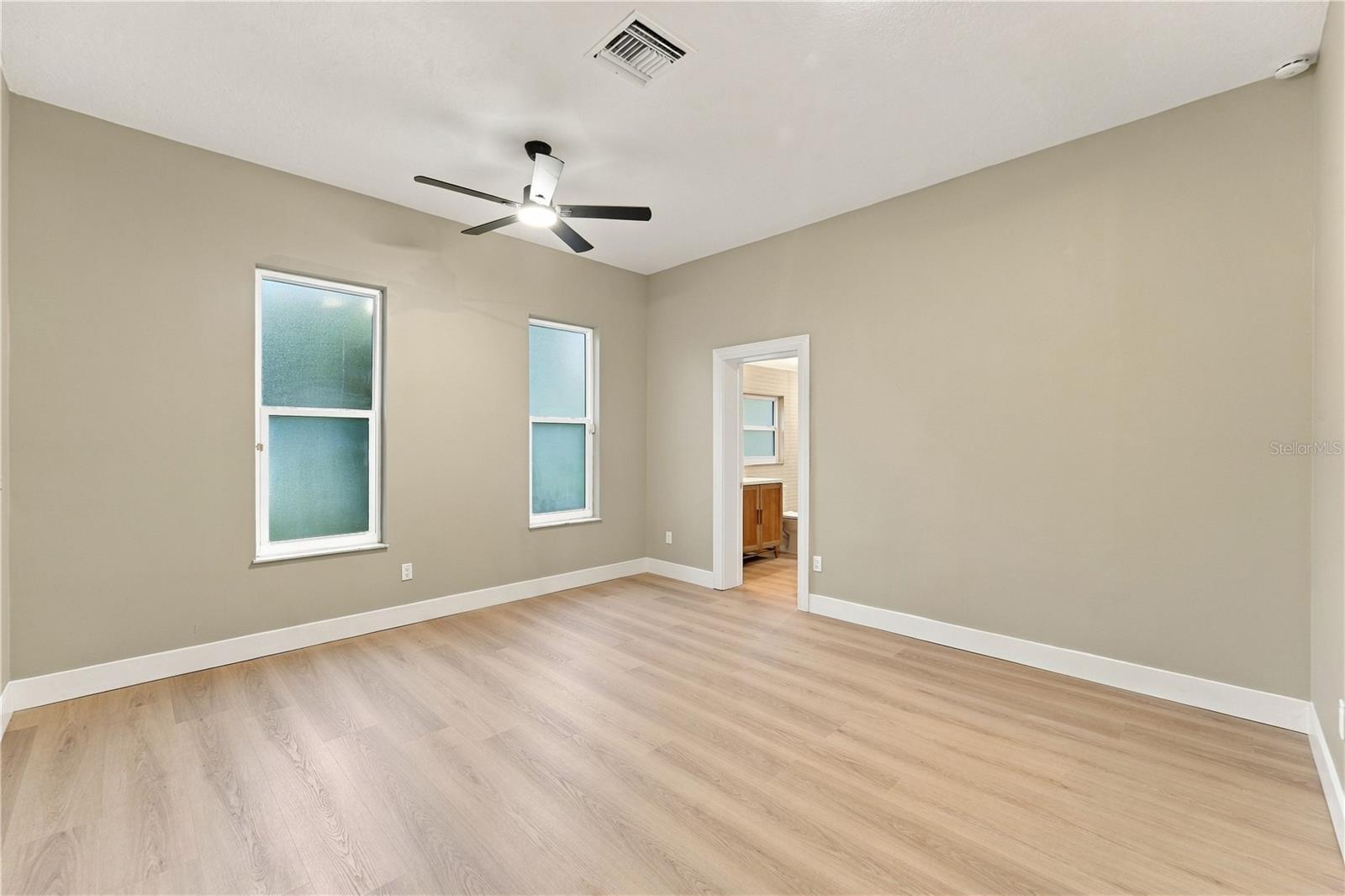 1055 Edmiston Pl Property Photo 28