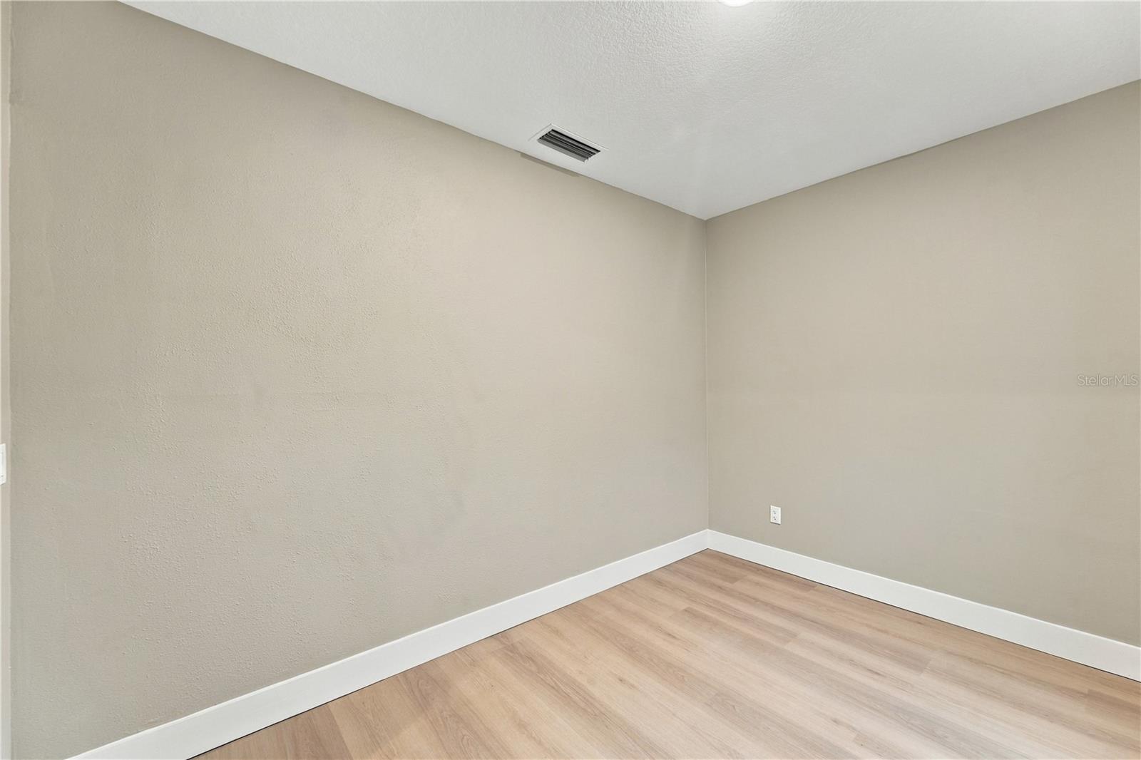 1055 Edmiston Pl Property Photo 35