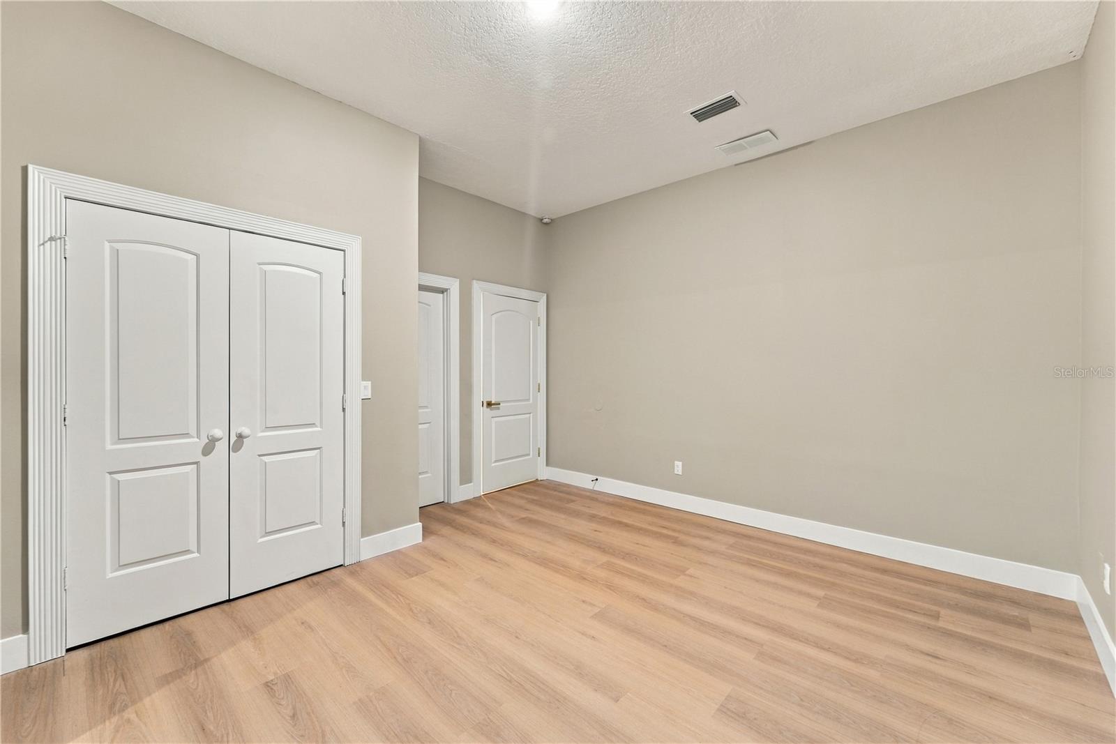 1055 Edmiston Pl Property Photo 36