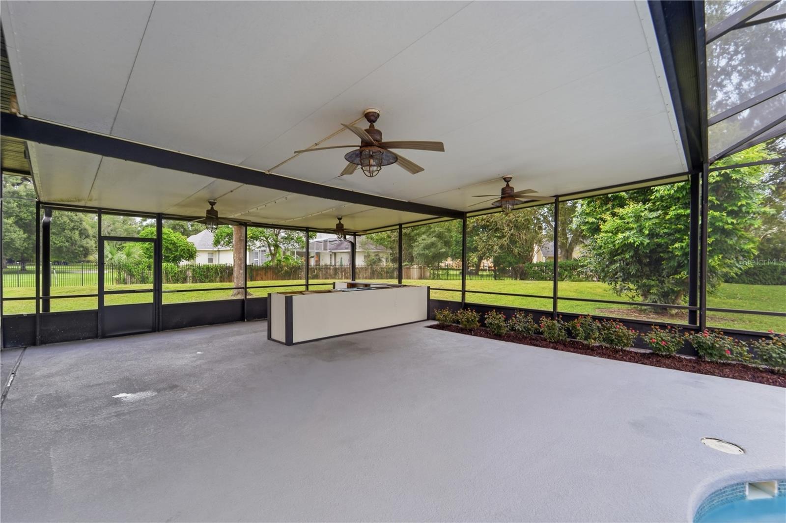 1055 Edmiston Pl Property Photo 40