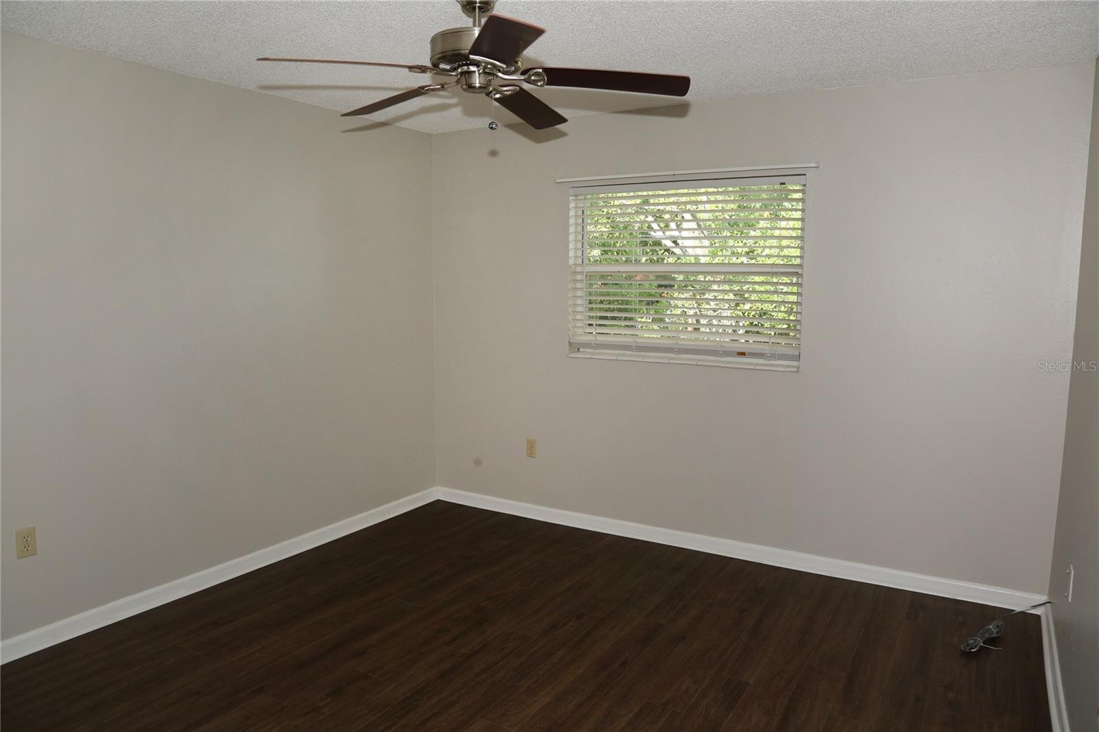 3200 Fairway Ln #5 Property Photo 7