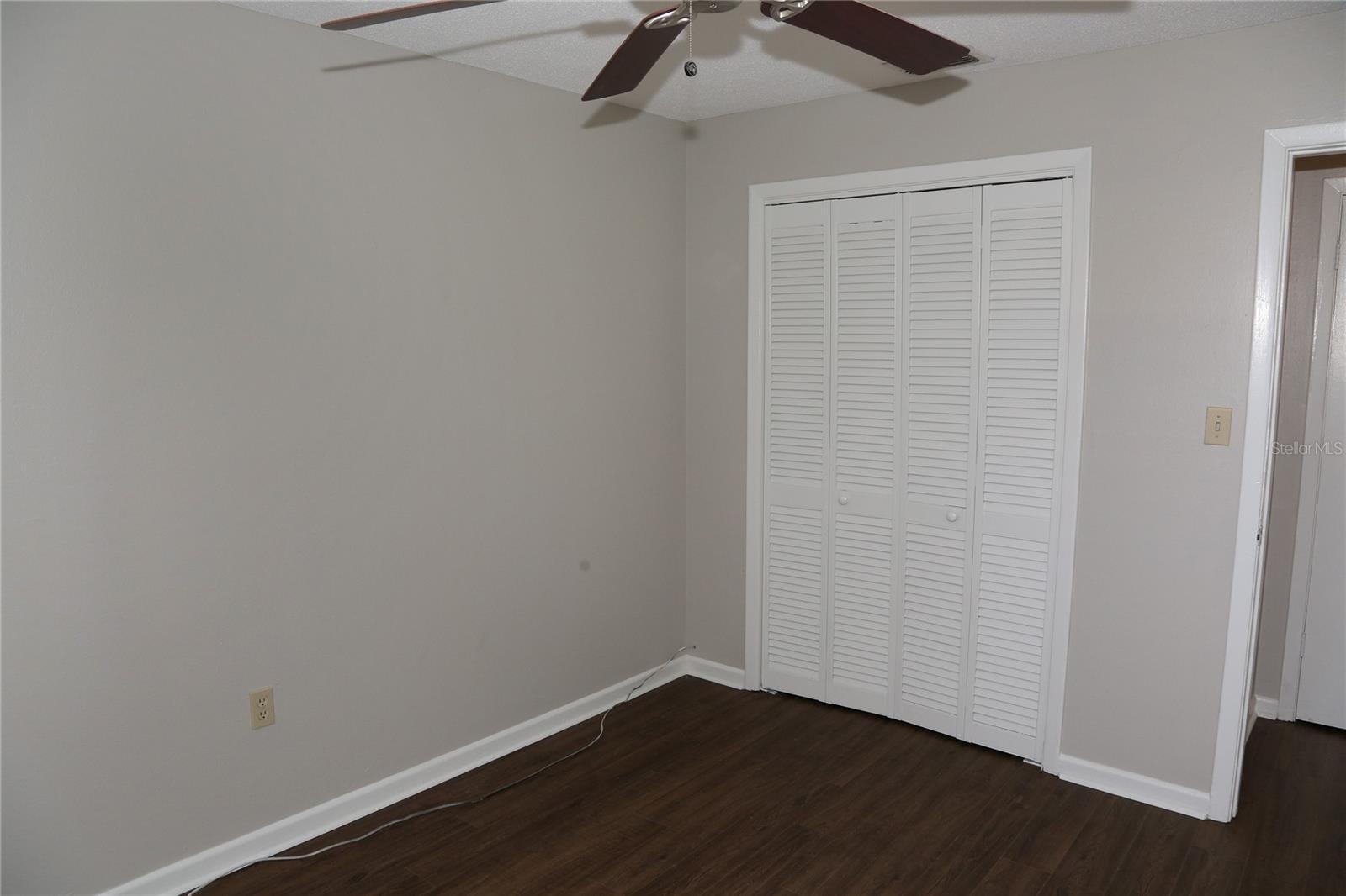 3200 Fairway Ln #5 Property Photo 10