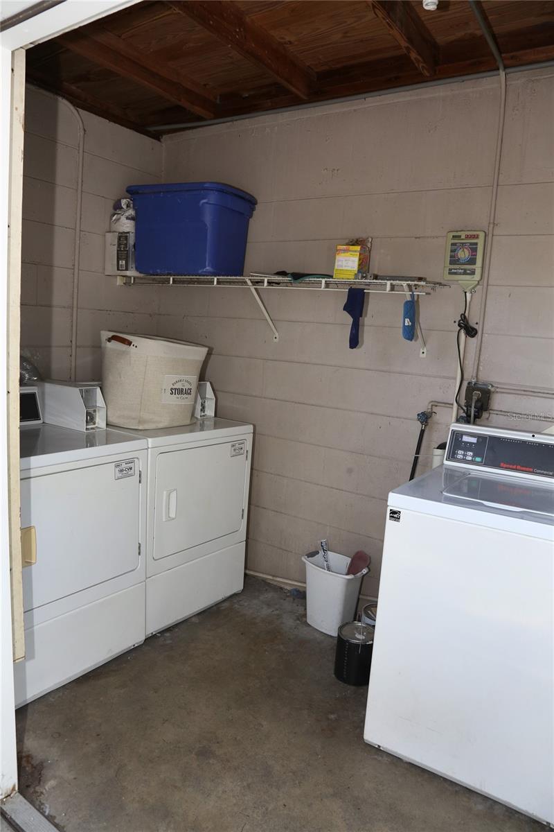 3200 Fairway Ln #5 Property Photo 12