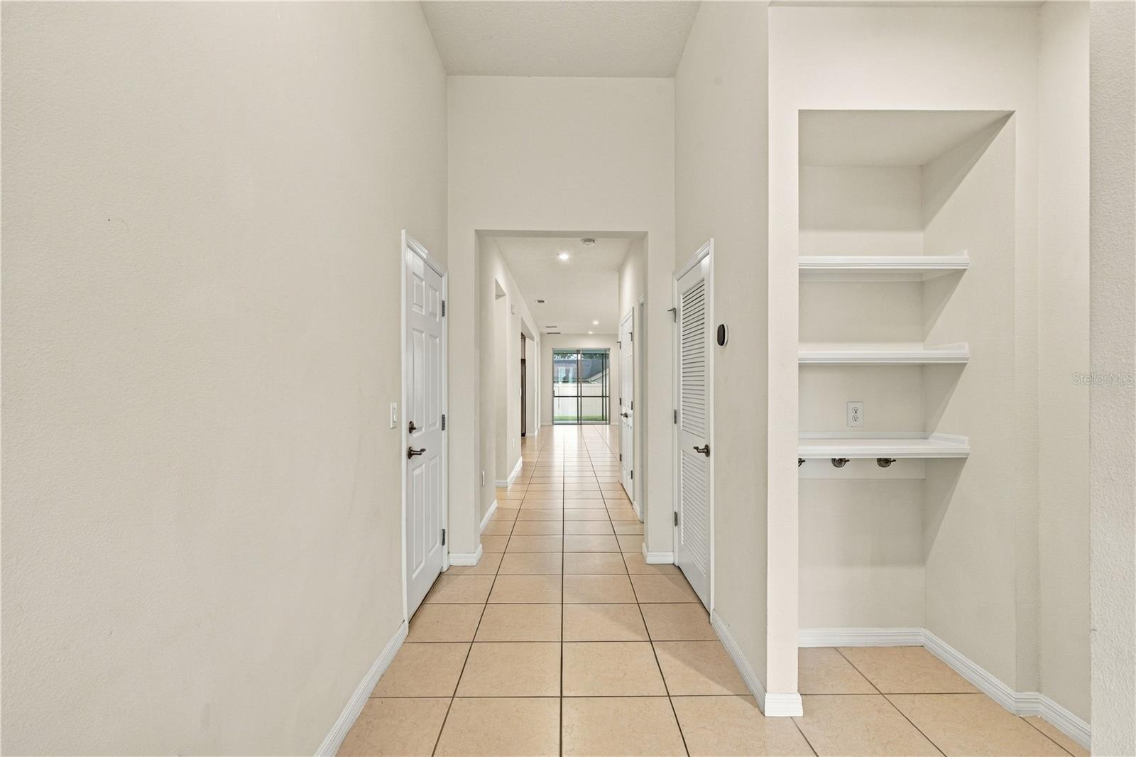 2500 Avian Loop Property Photo 5
