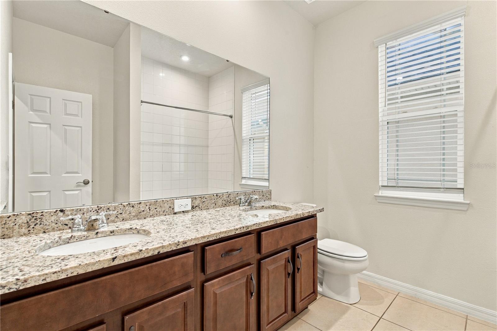 2500 Avian Loop Property Photo 8