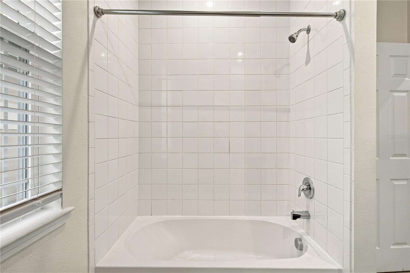 2500 Avian Loop Property Photo 9