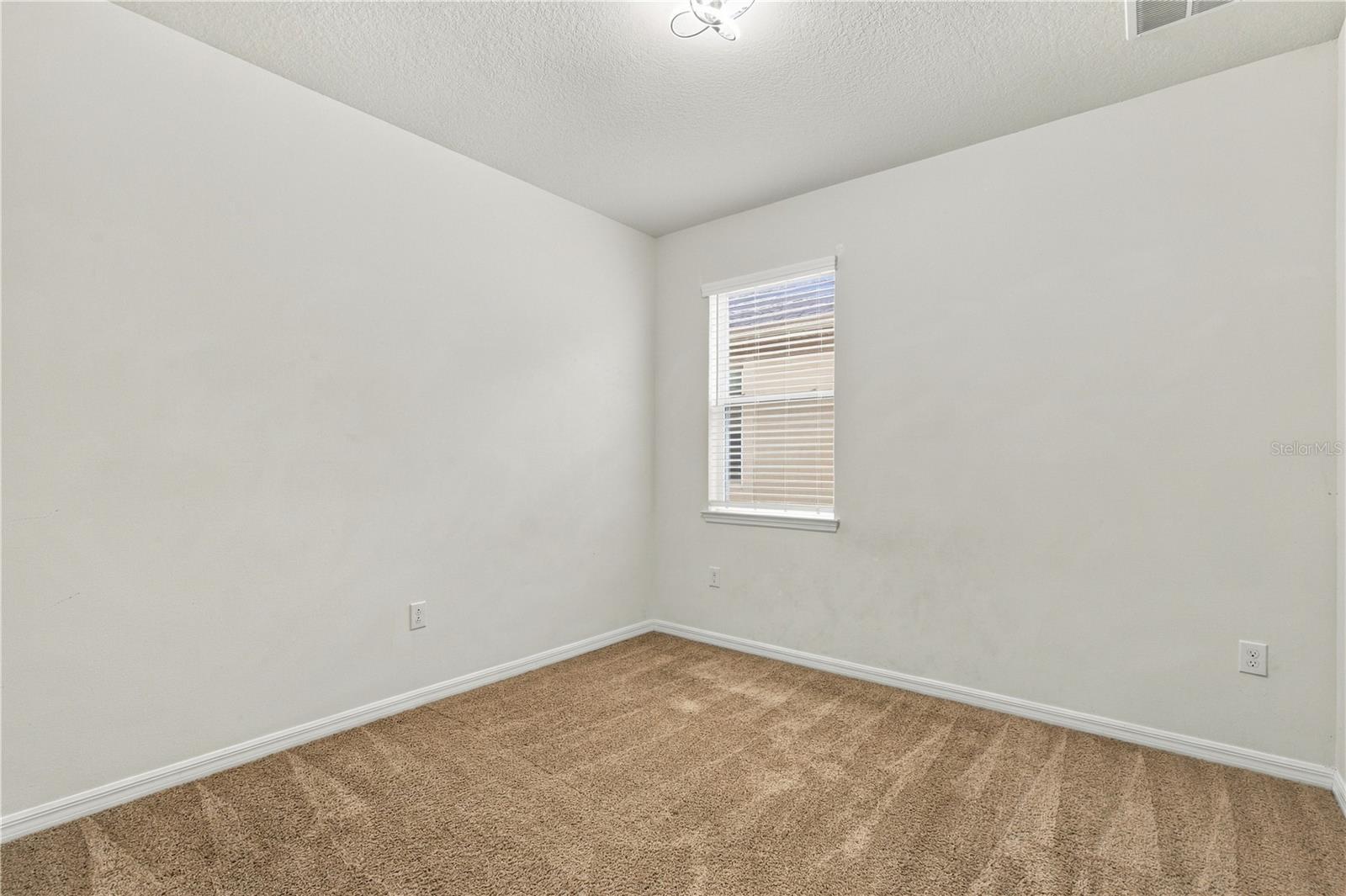 2500 Avian Loop Property Photo 10