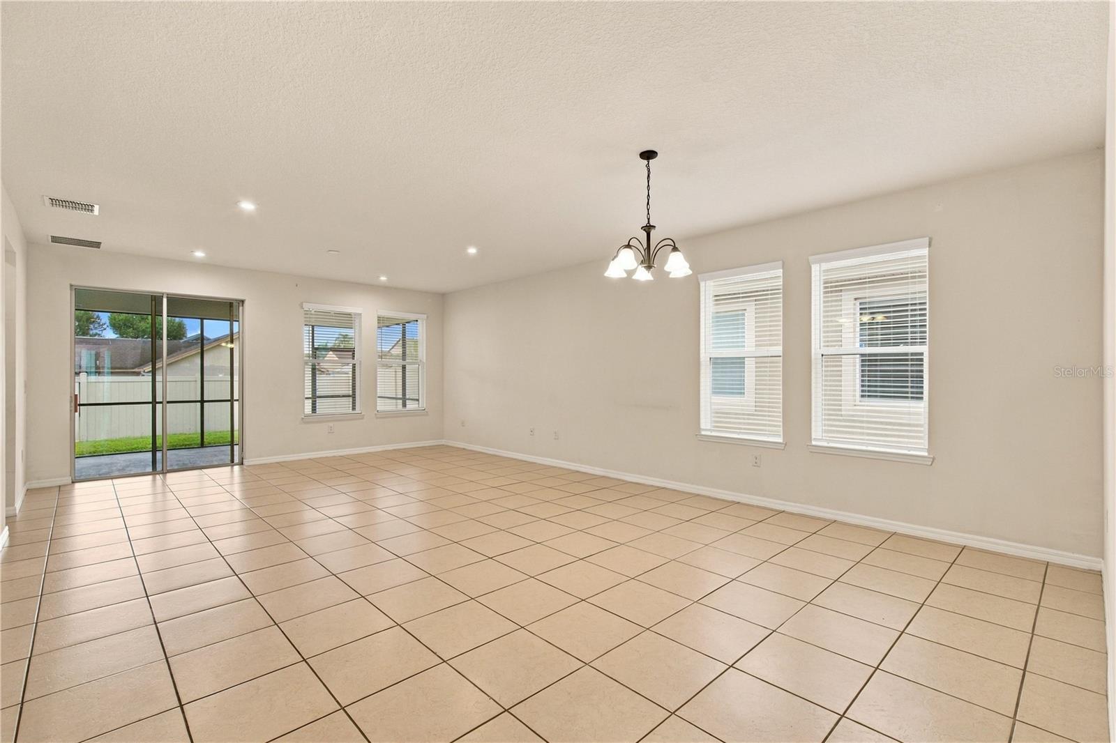 2500 Avian Loop Property Photo 12
