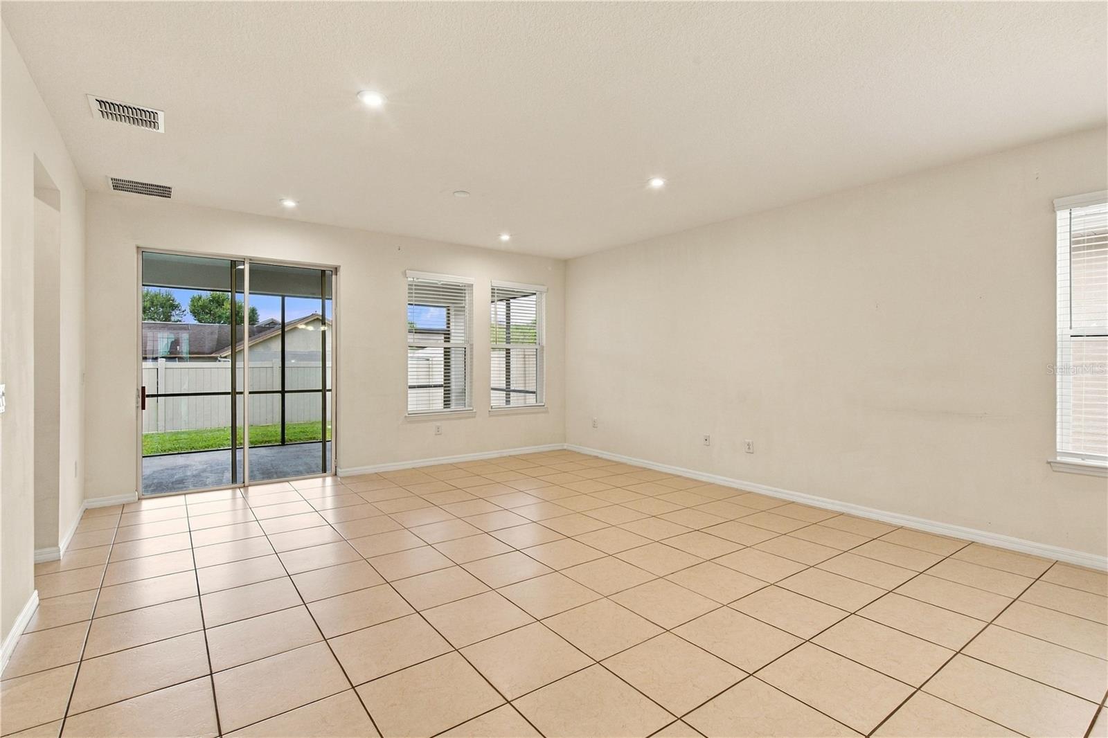 2500 Avian Loop Property Photo 13