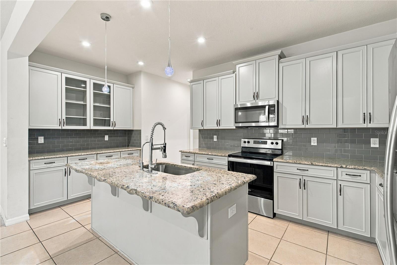 2500 Avian Loop Property Photo 16