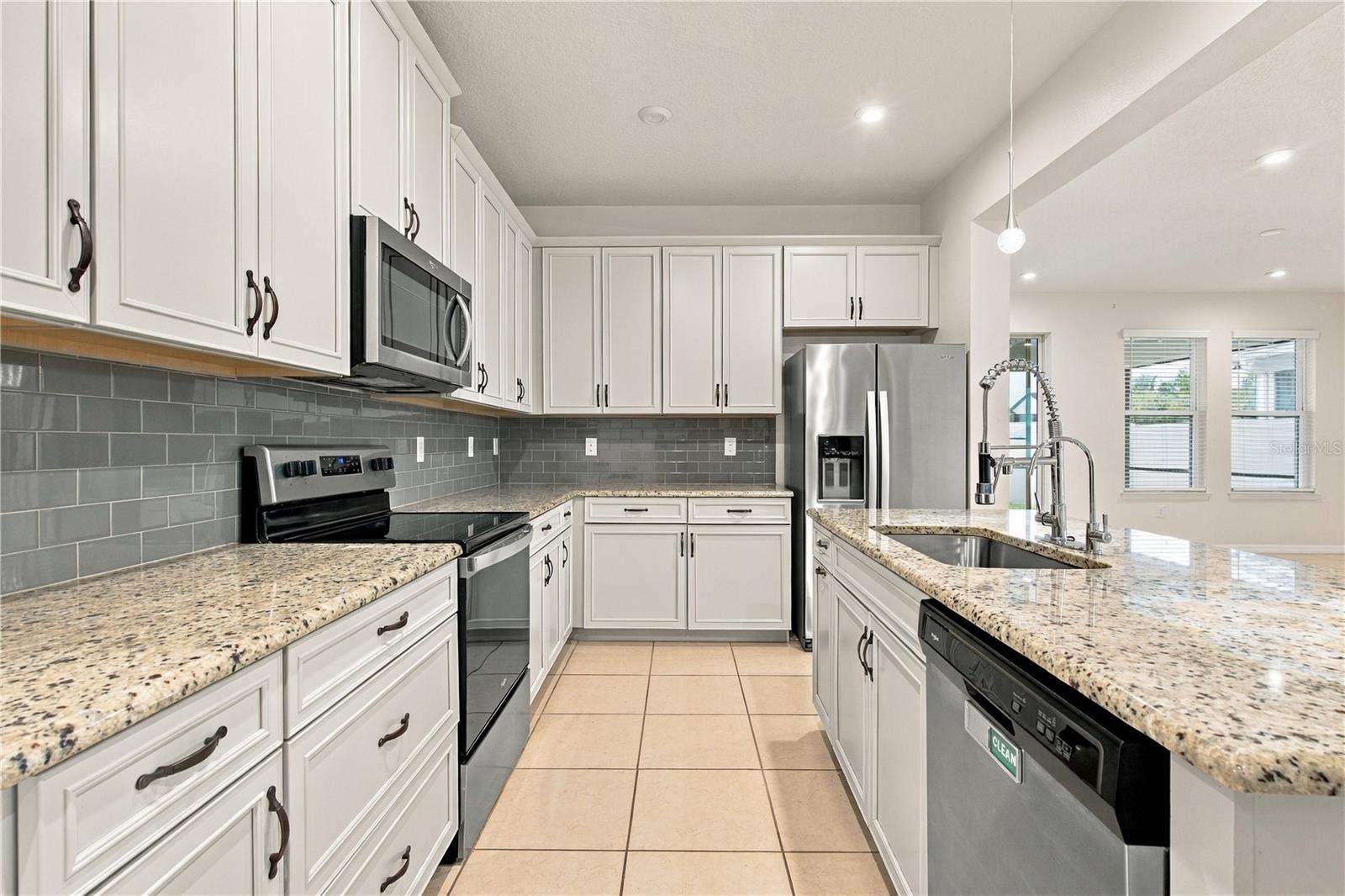 2500 Avian Loop Property Photo 17