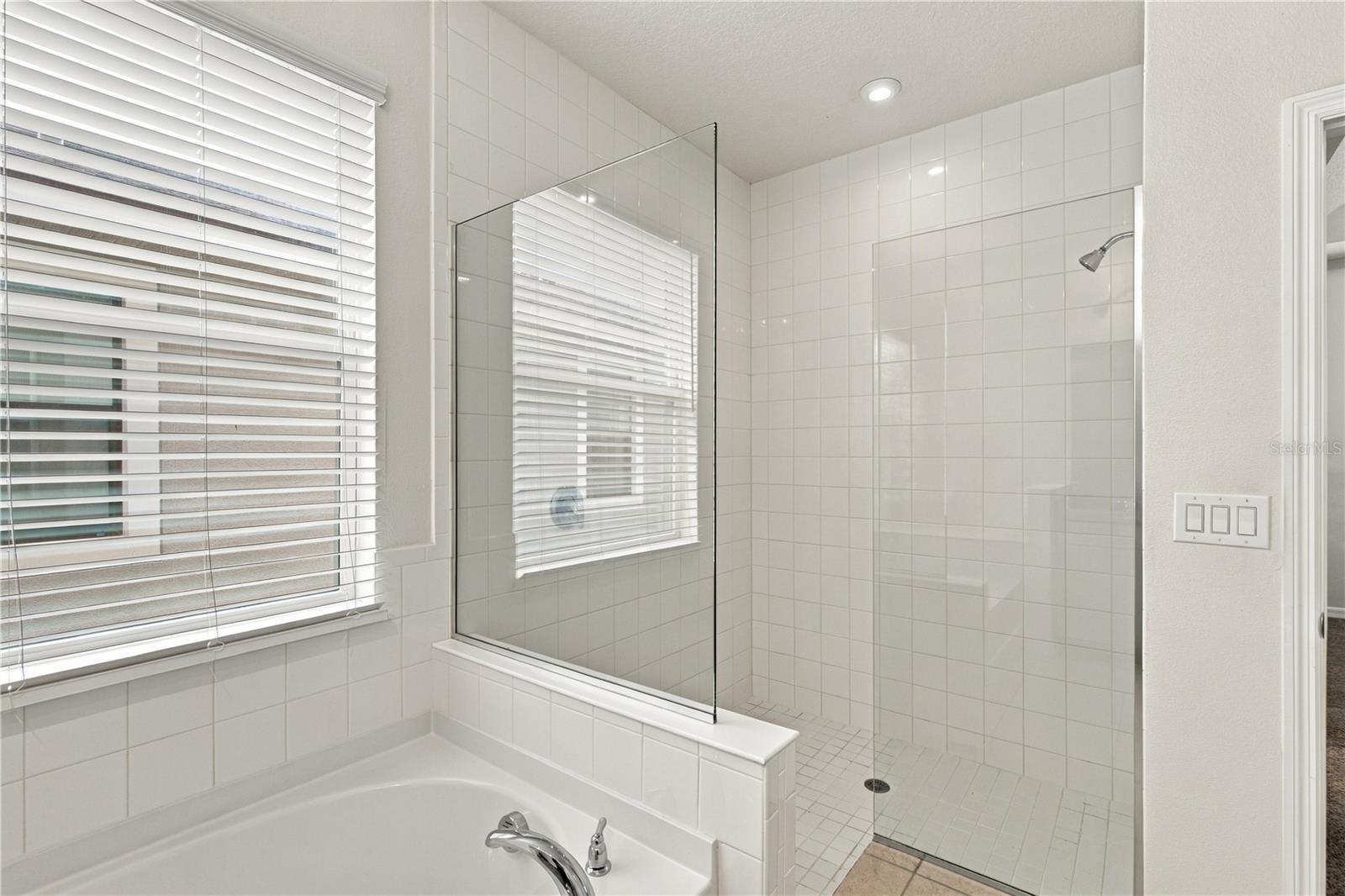 2500 Avian Loop Property Photo 29