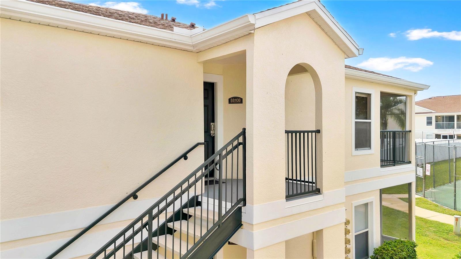 8810 Grand Palms Cir #b Property Photo 3