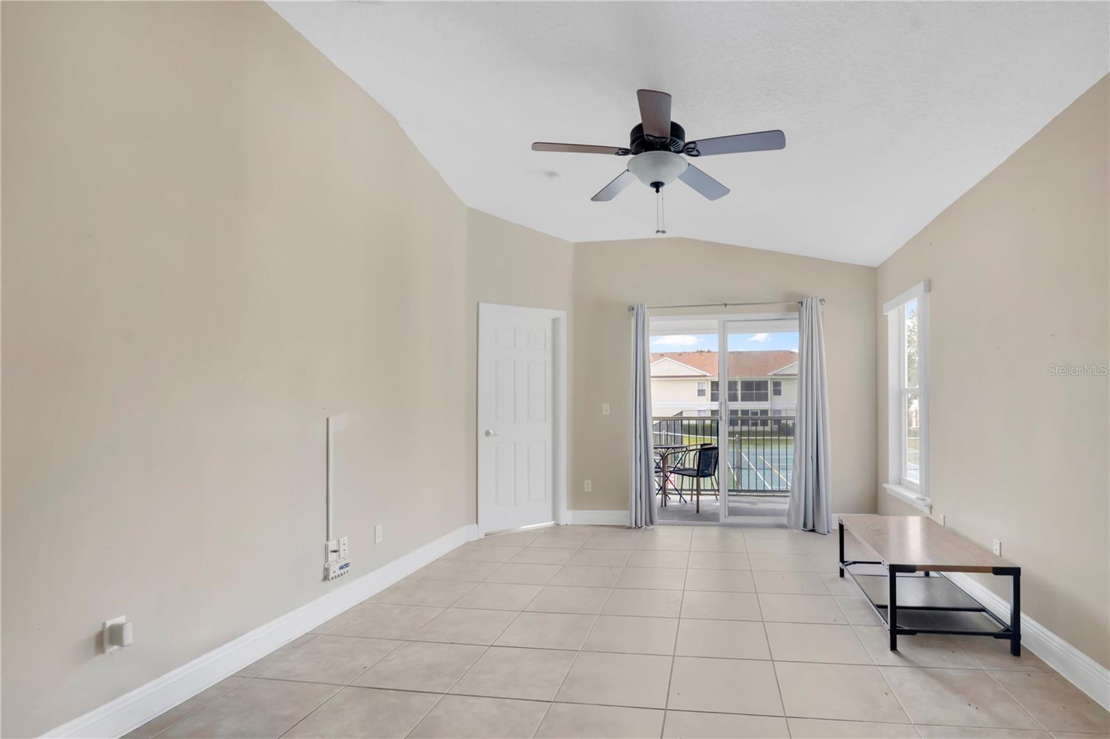 8810 Grand Palms Cir #b Property Photo 6