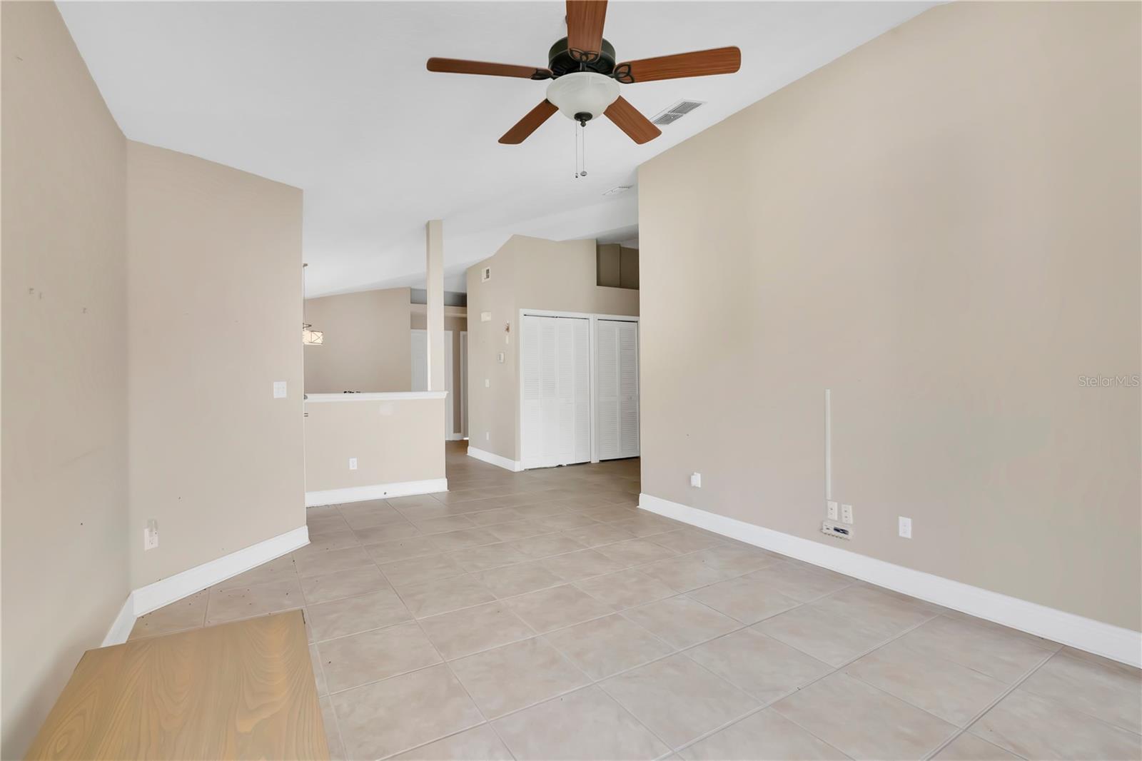 8810 Grand Palms Cir #b Property Photo 10