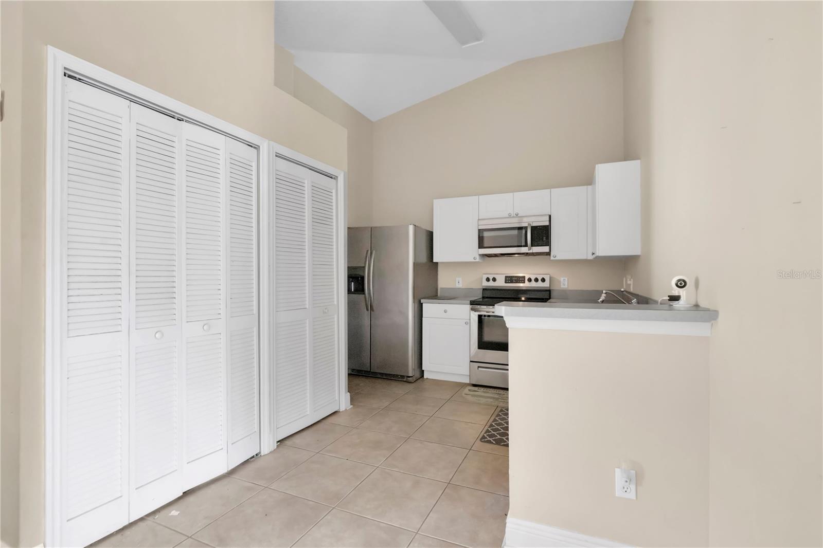 8810 Grand Palms Cir #b Property Photo 11