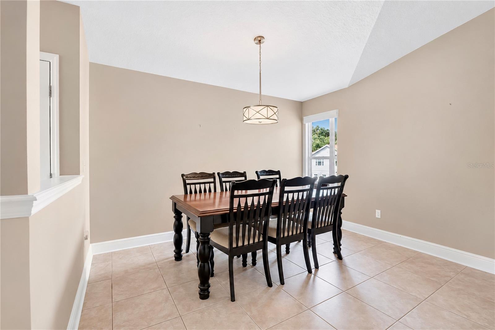 8810 Grand Palms Cir #b Property Photo 15