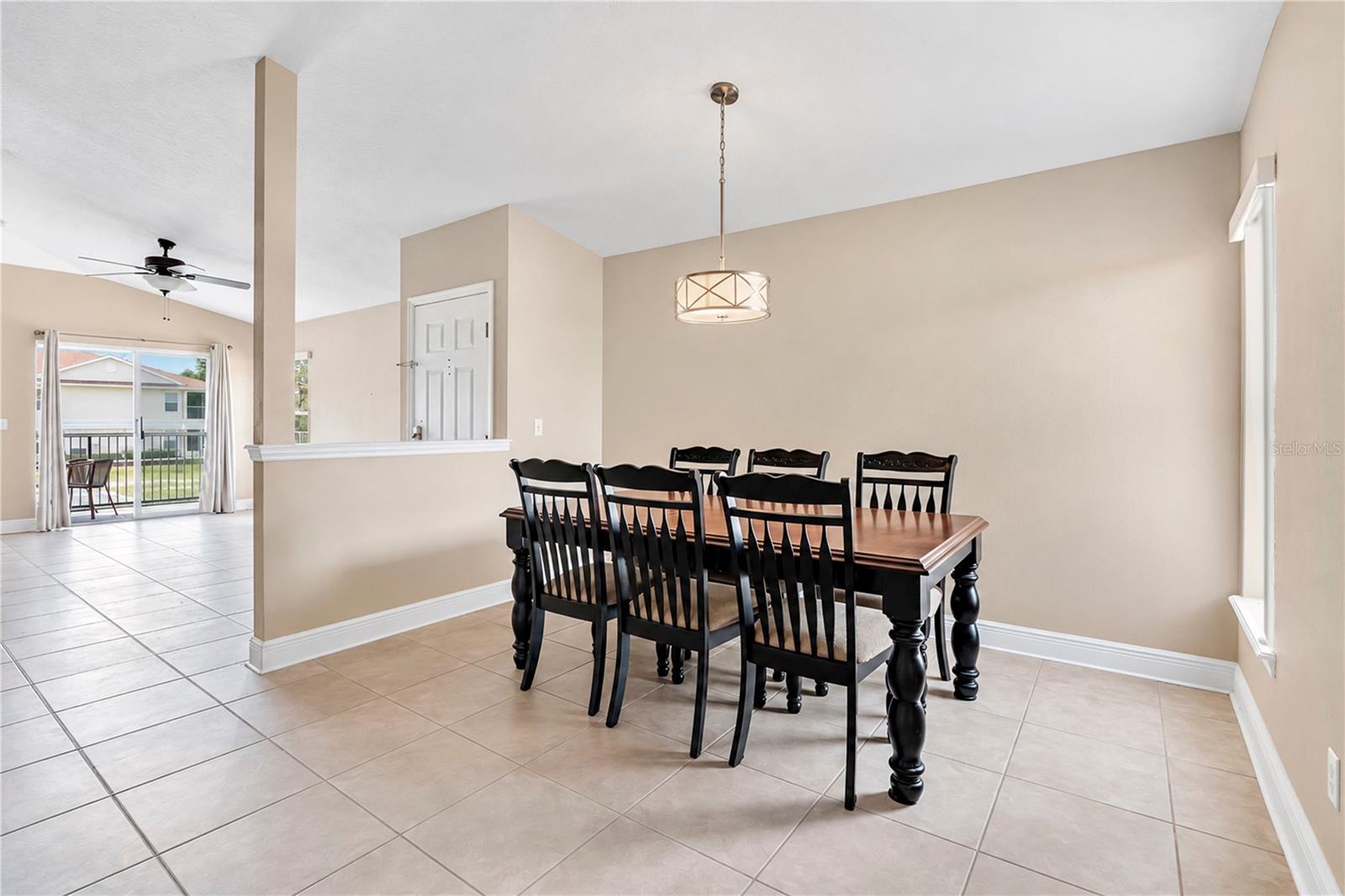 8810 Grand Palms Cir #b Property Photo 16