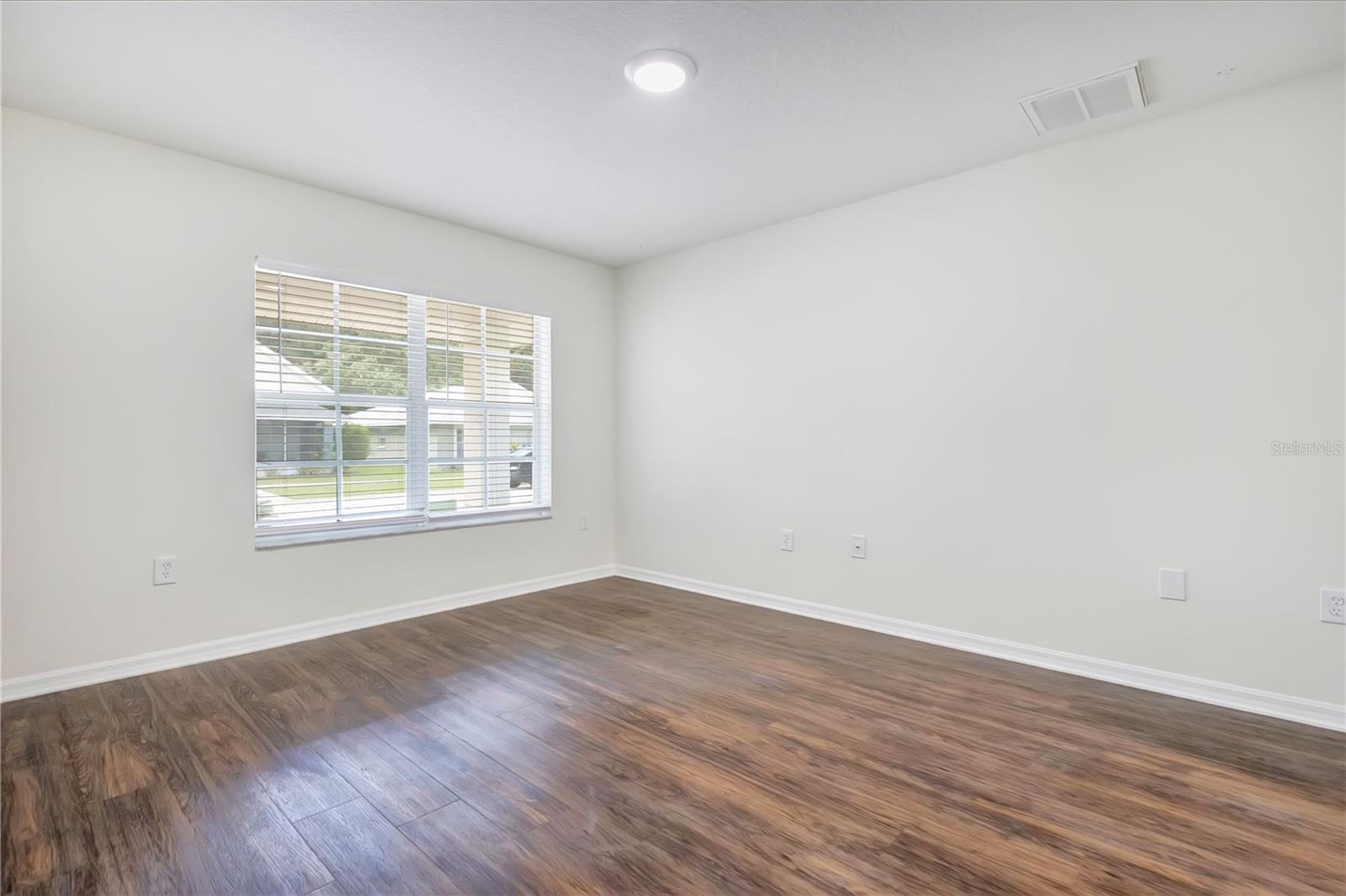 10332 Summerview Cir Property Photo 6