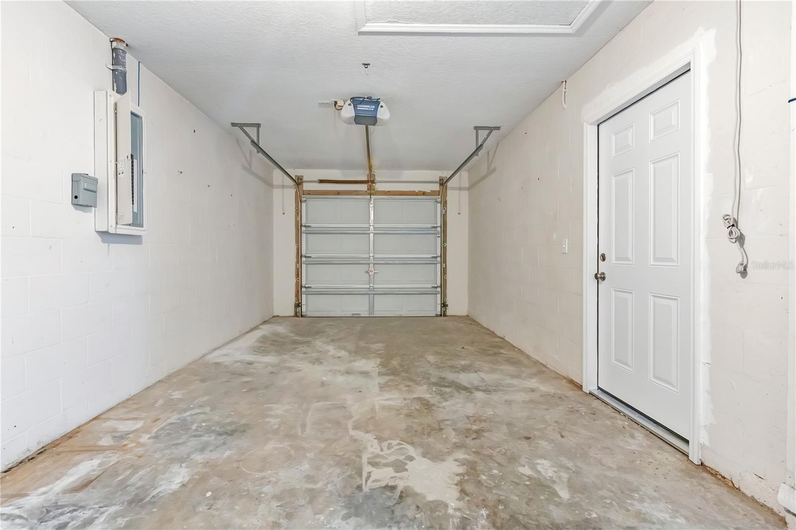 10332 Summerview Cir Property Photo 16