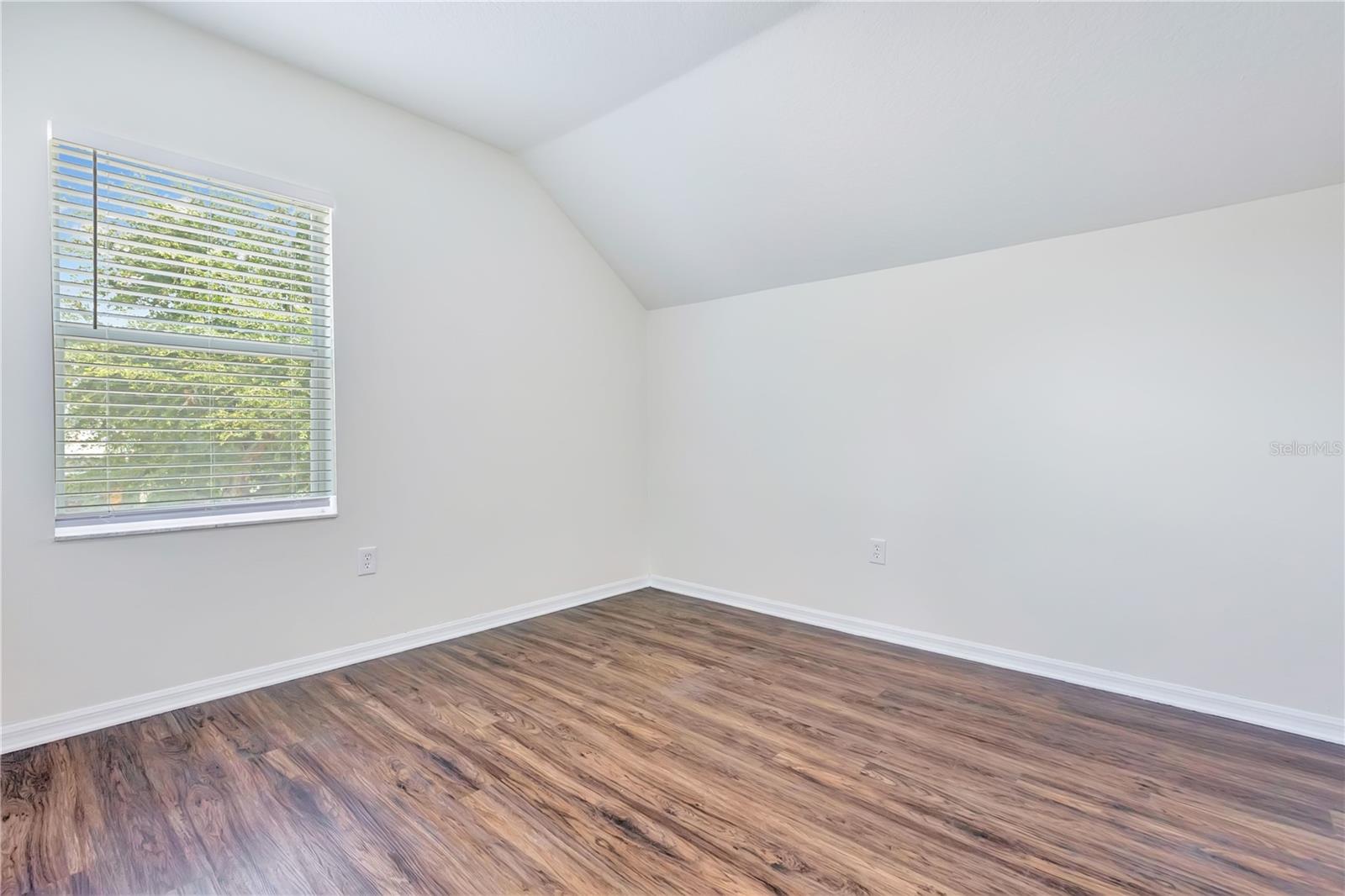 10332 Summerview Cir Property Photo 18