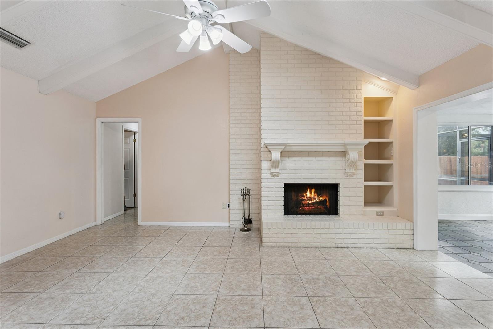 260 E Hornbeam Dr Property Photo 6