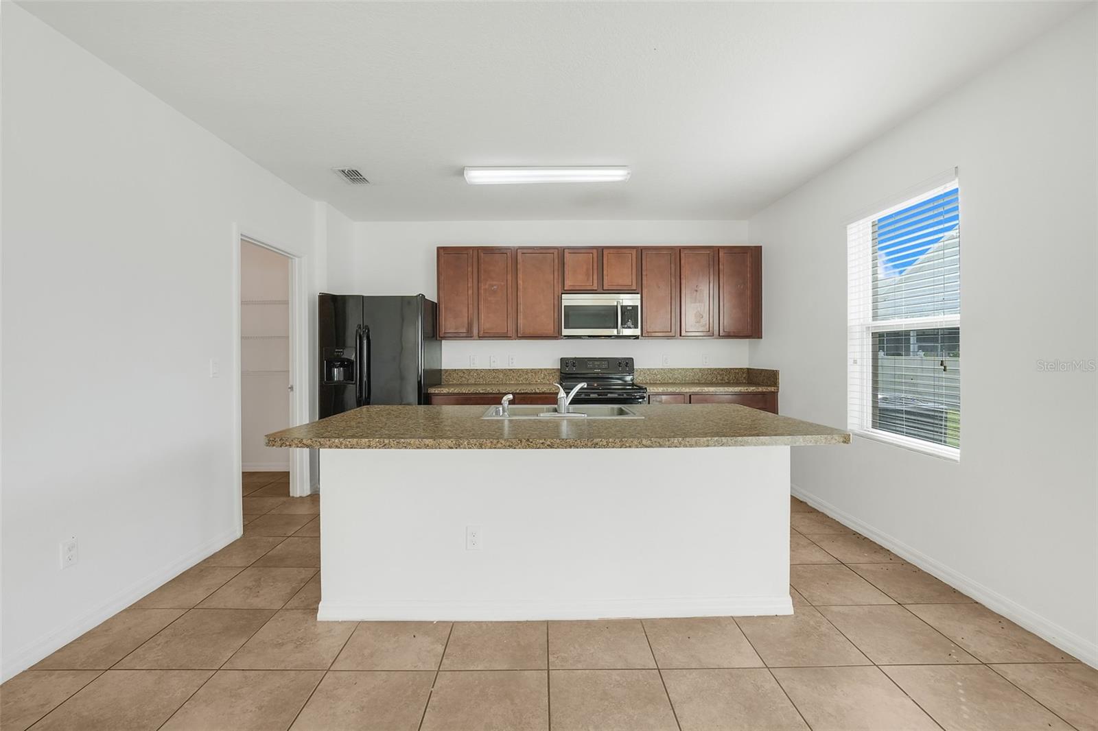 16616 Broadford Ln Property Photo 15