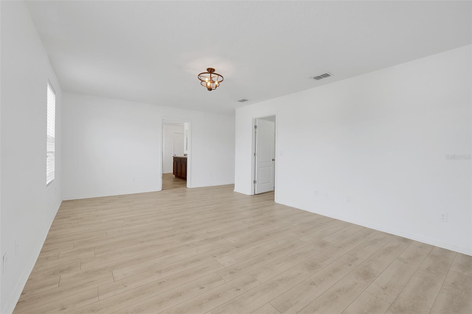 16616 Broadford Ln Property Photo 18
