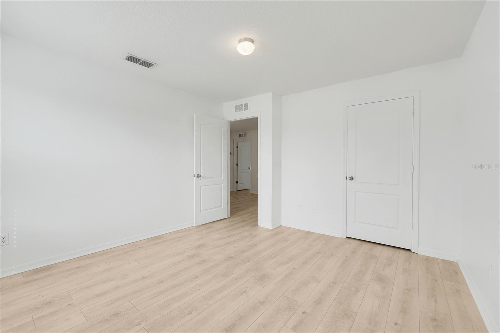 16616 Broadford Ln Property Photo 22