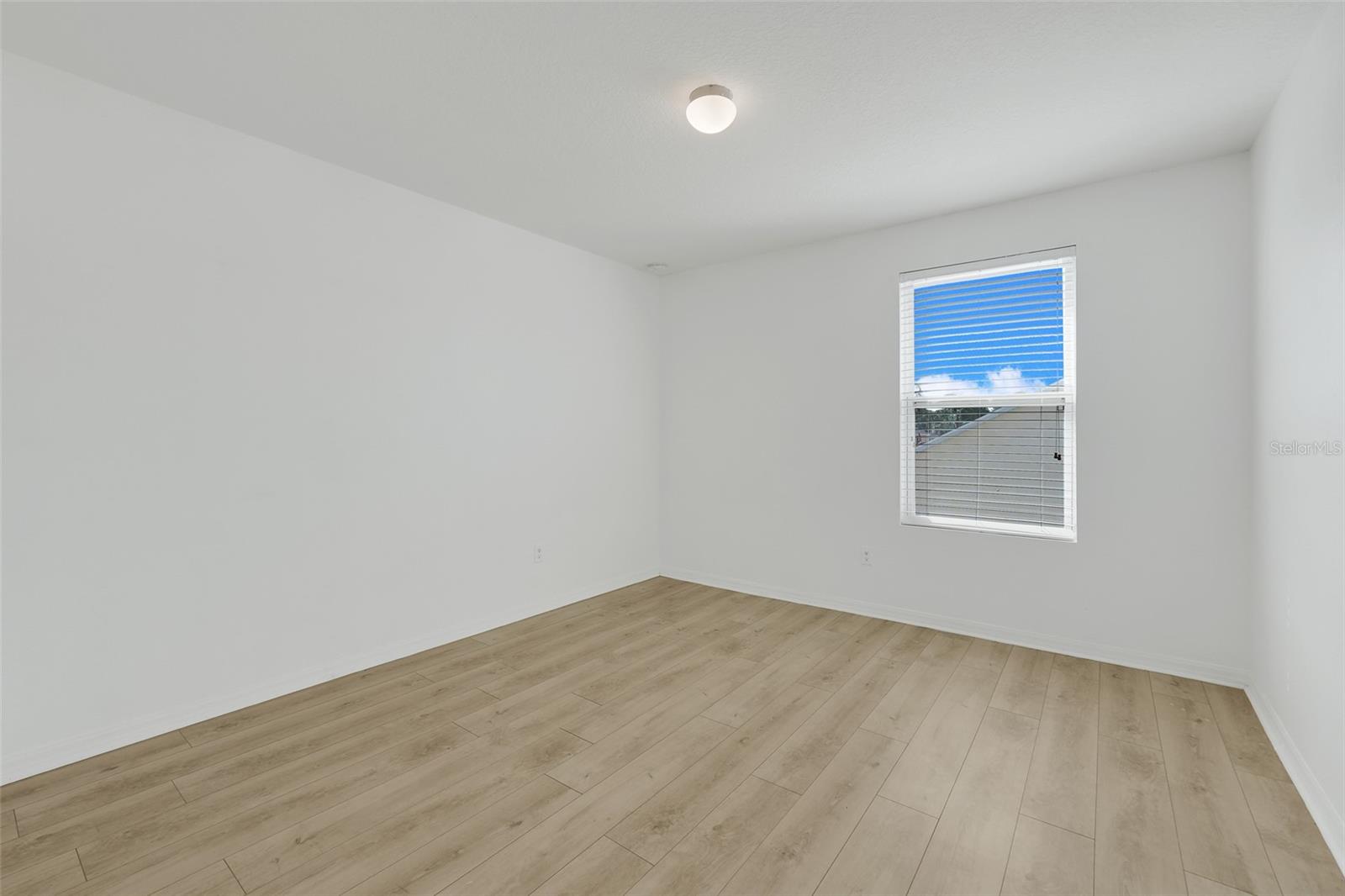 16616 Broadford Ln Property Photo 23