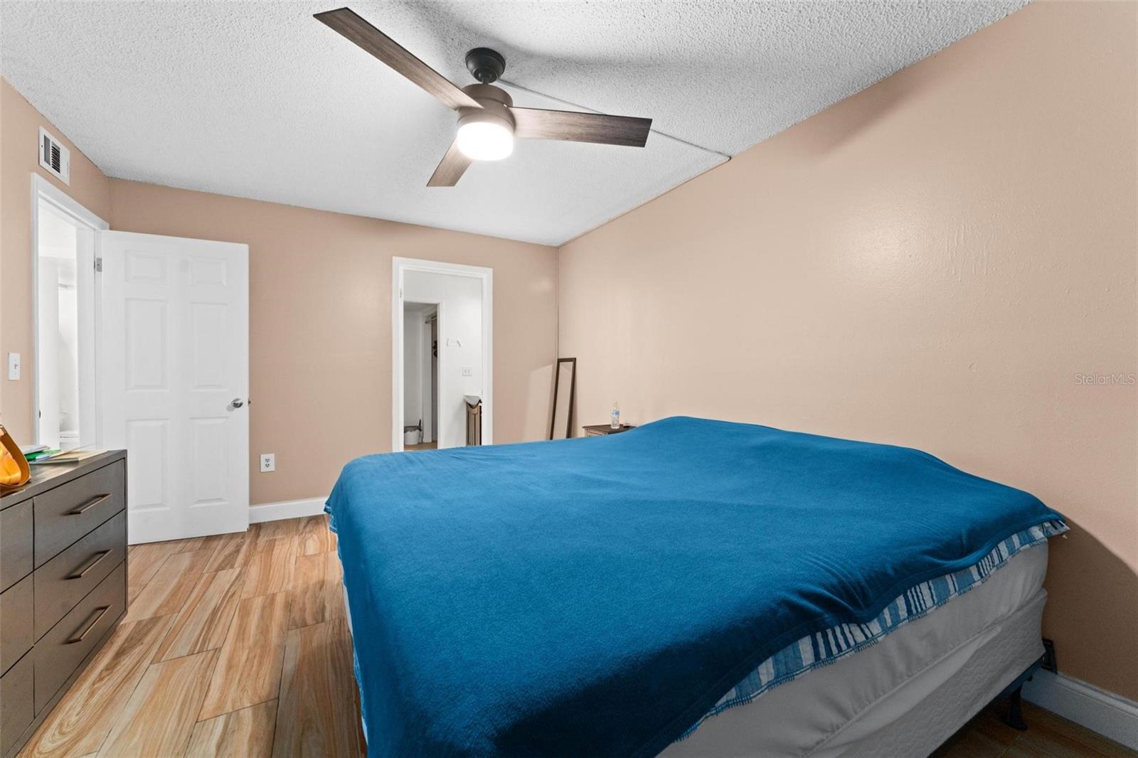 5201 Vineland Rd #112 Property Photo 8