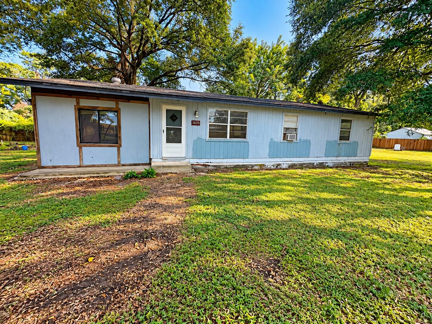 1825 Huggins Dr Property Photo 1