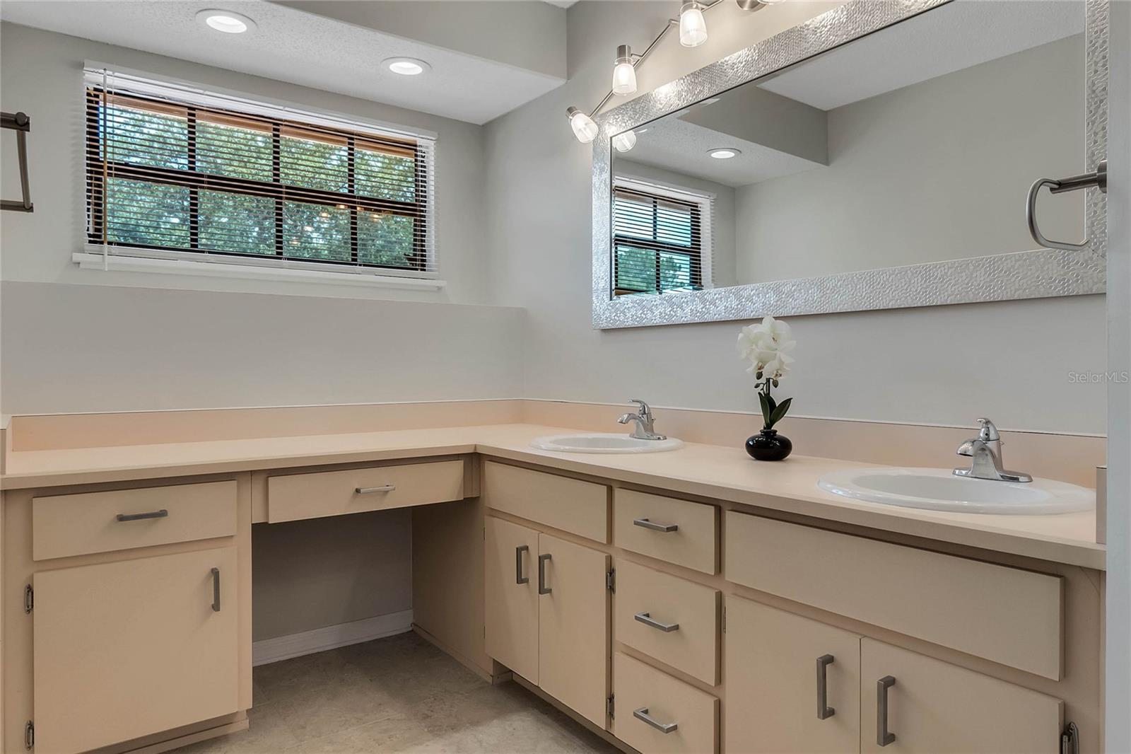 8235 Ambrose Cove Way Property Photo 10