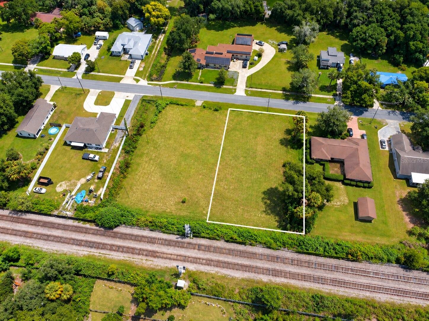 Dixie Way Property Photo 2