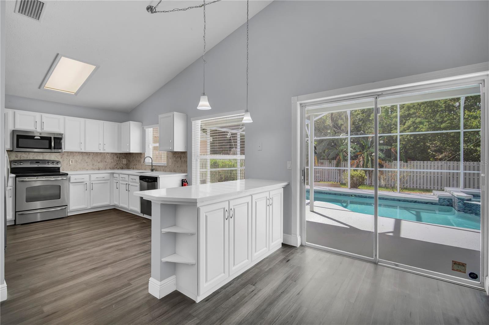 13326 Heron Cove Dr Property Photo 5