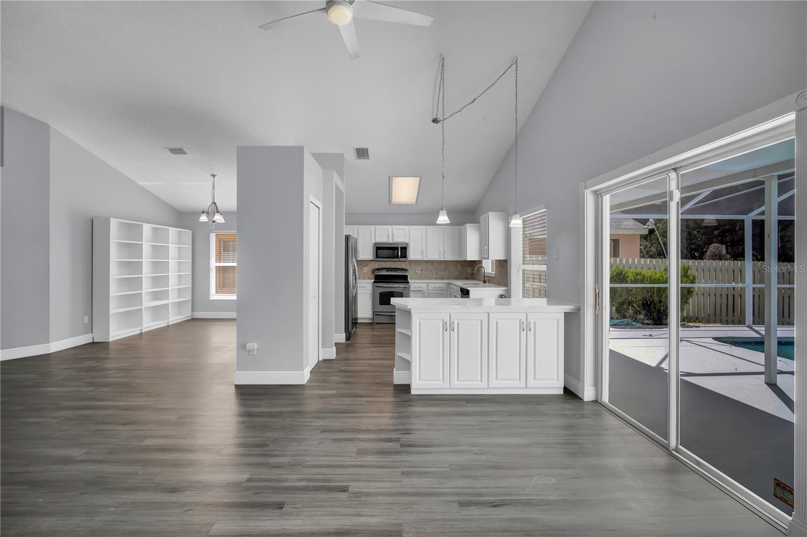 13326 Heron Cove Dr Property Photo 10