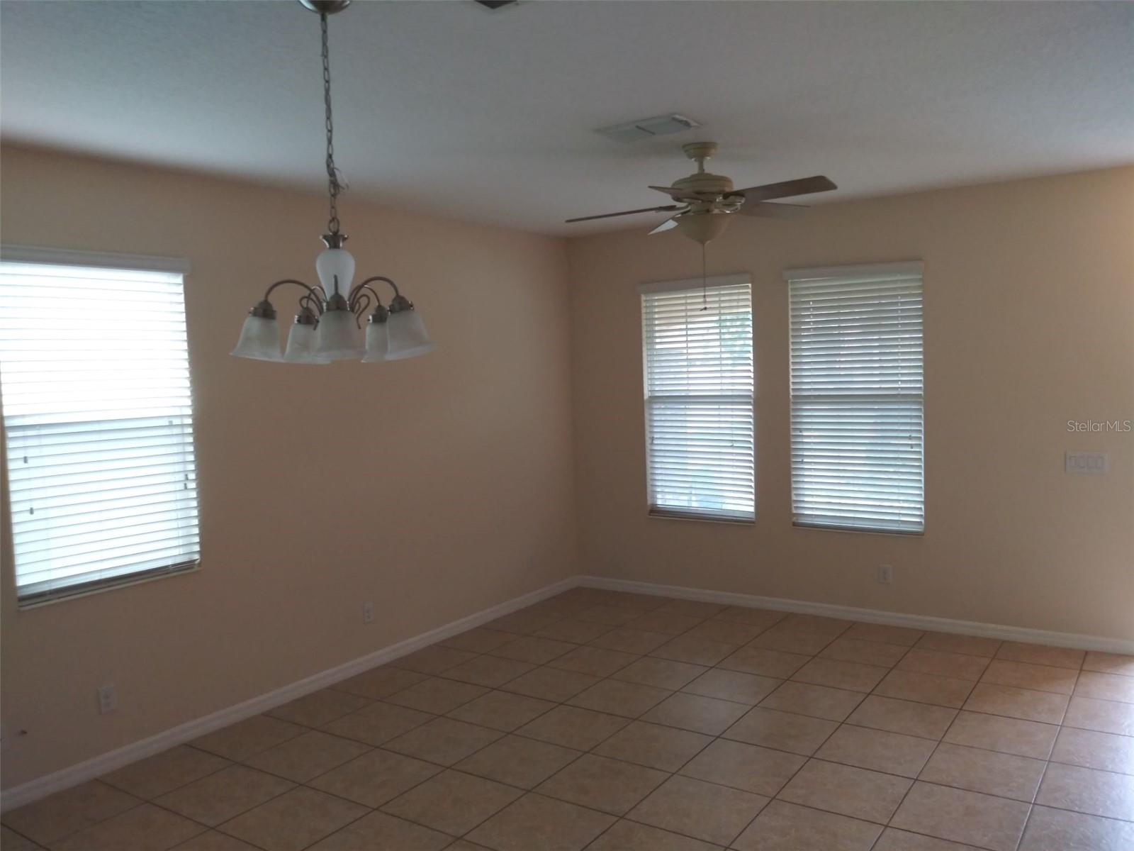 13836 Pickett Reserve Ct Property Photo 3
