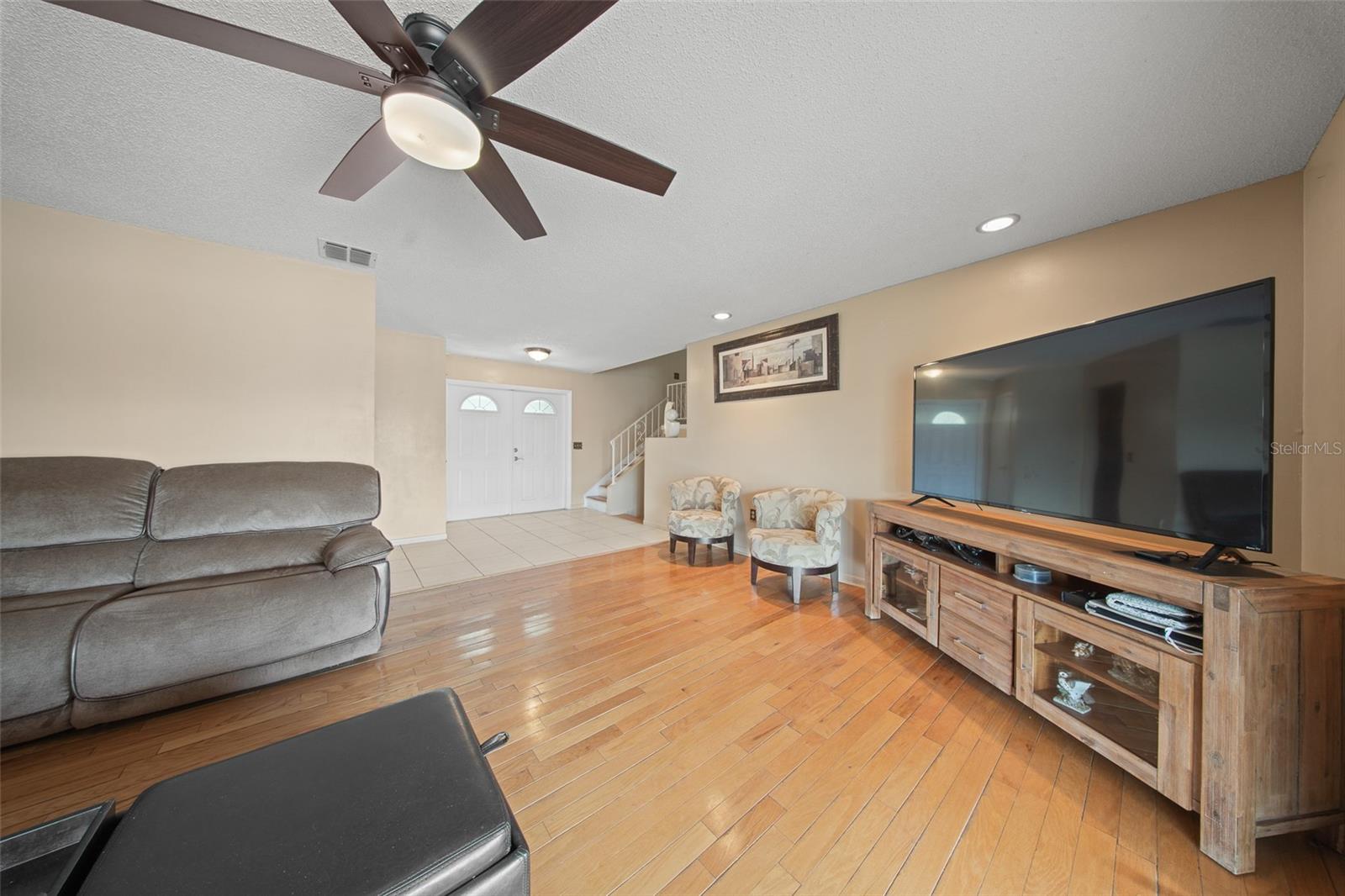 641 Elder Ct Property Photo 3