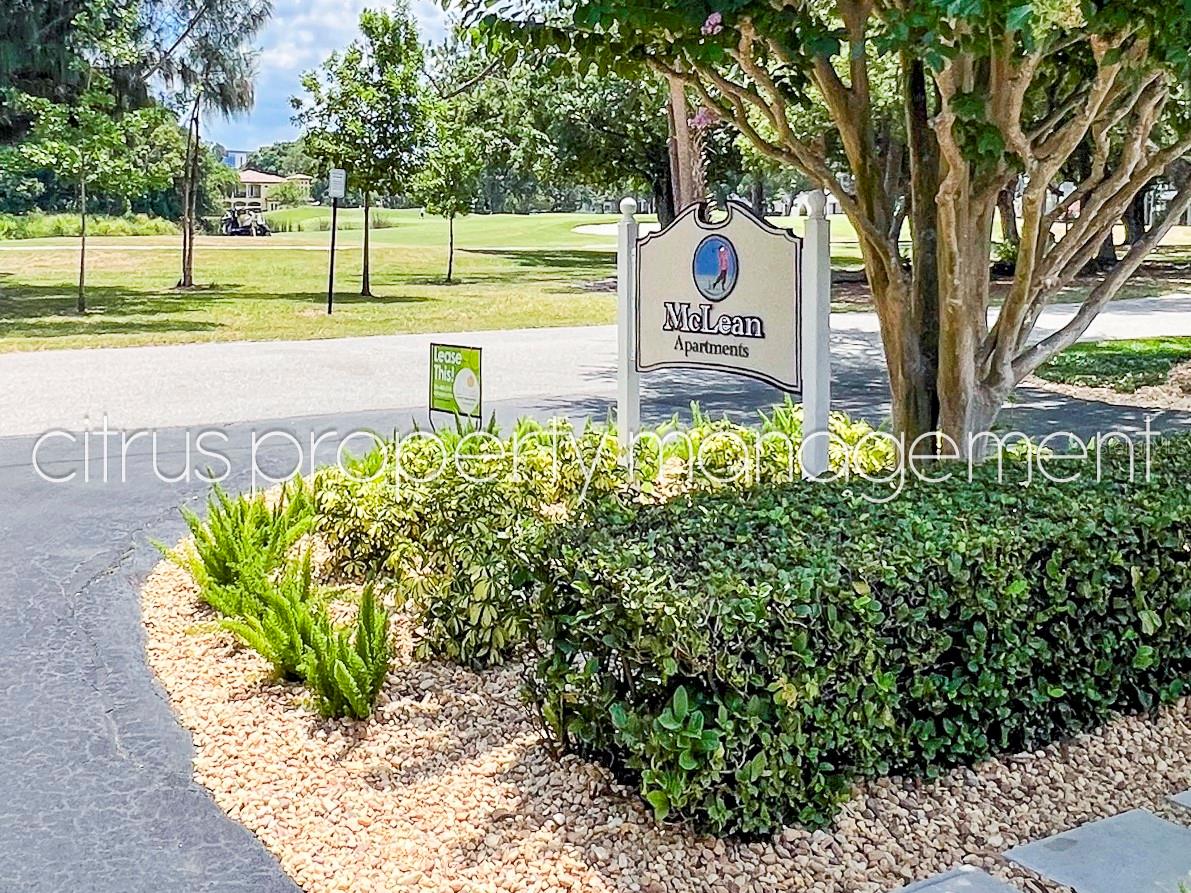 3026 Fairway Ln #b Property Photo 2